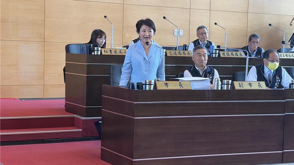 台中议会大乱斗！绿议员控被肘击 卢秀燕反呛：我也遭妳暴力
台中市议会昨日开议，民