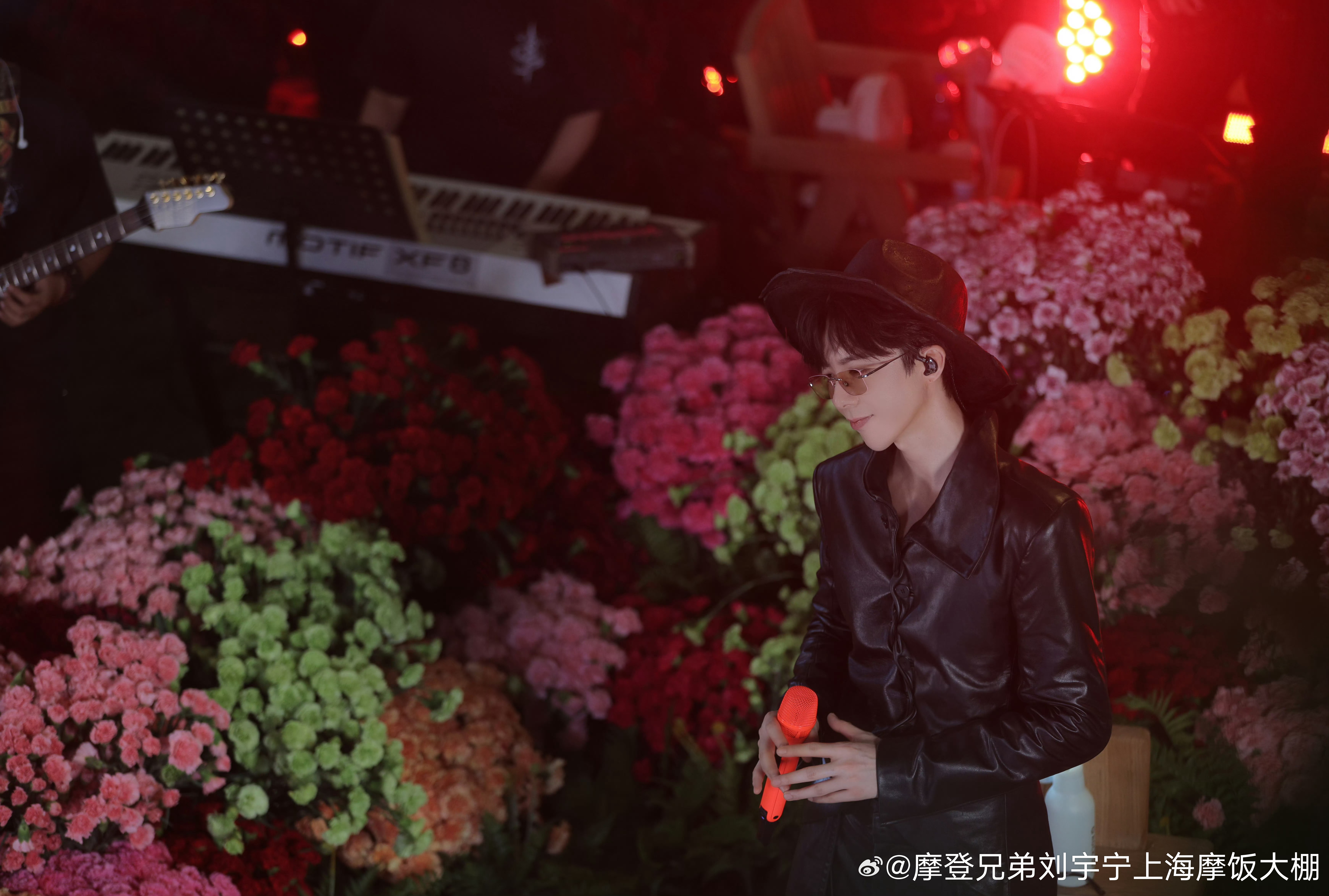 你是会发光的星球，是我内心深处的挚爱与骄傲，未来不管有多遥远，都会陪你一起抵达。