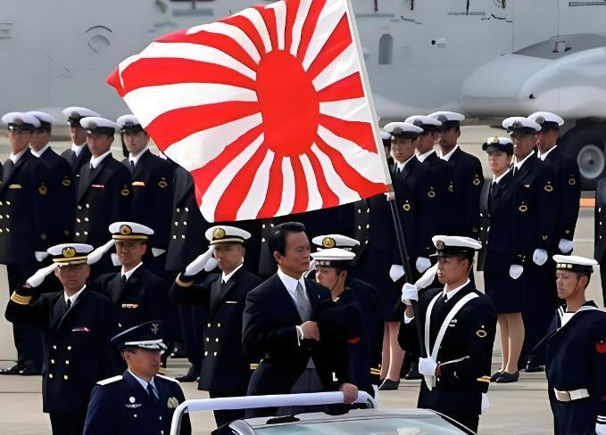 很多人以为日本怕的是中国的歼-20或航母战斗群，错了！

真相是，东京根本不怕你