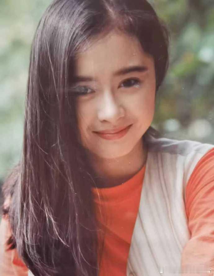 十六岁的何美钿 