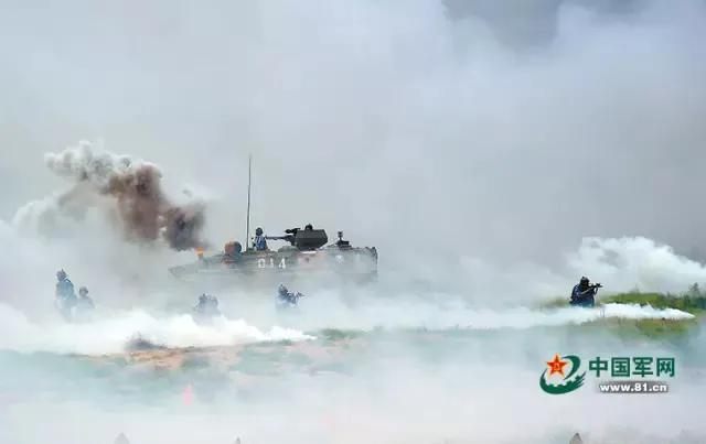 一说到蓝军旅，陆军的同志们心里苦啊，啥招都往咱身上使啊！而且武器装备，兵员素质都