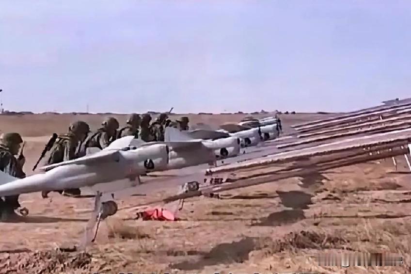 12月8日中午的最新消息，现在他来了，第二条：美军逆向克隆伊朗无人机，中东首支攻