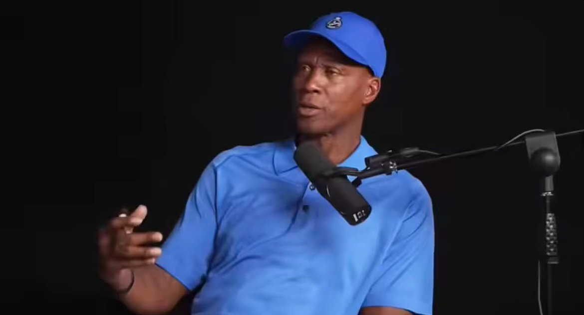 前湖人主教练拜伦·斯科特在播客节目《Byron Scott’s Fast Bre