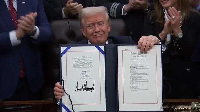 快看！国际时政头条消息！
美国史上最长“政府停摆”宣告结束……特朗普总统签署“临