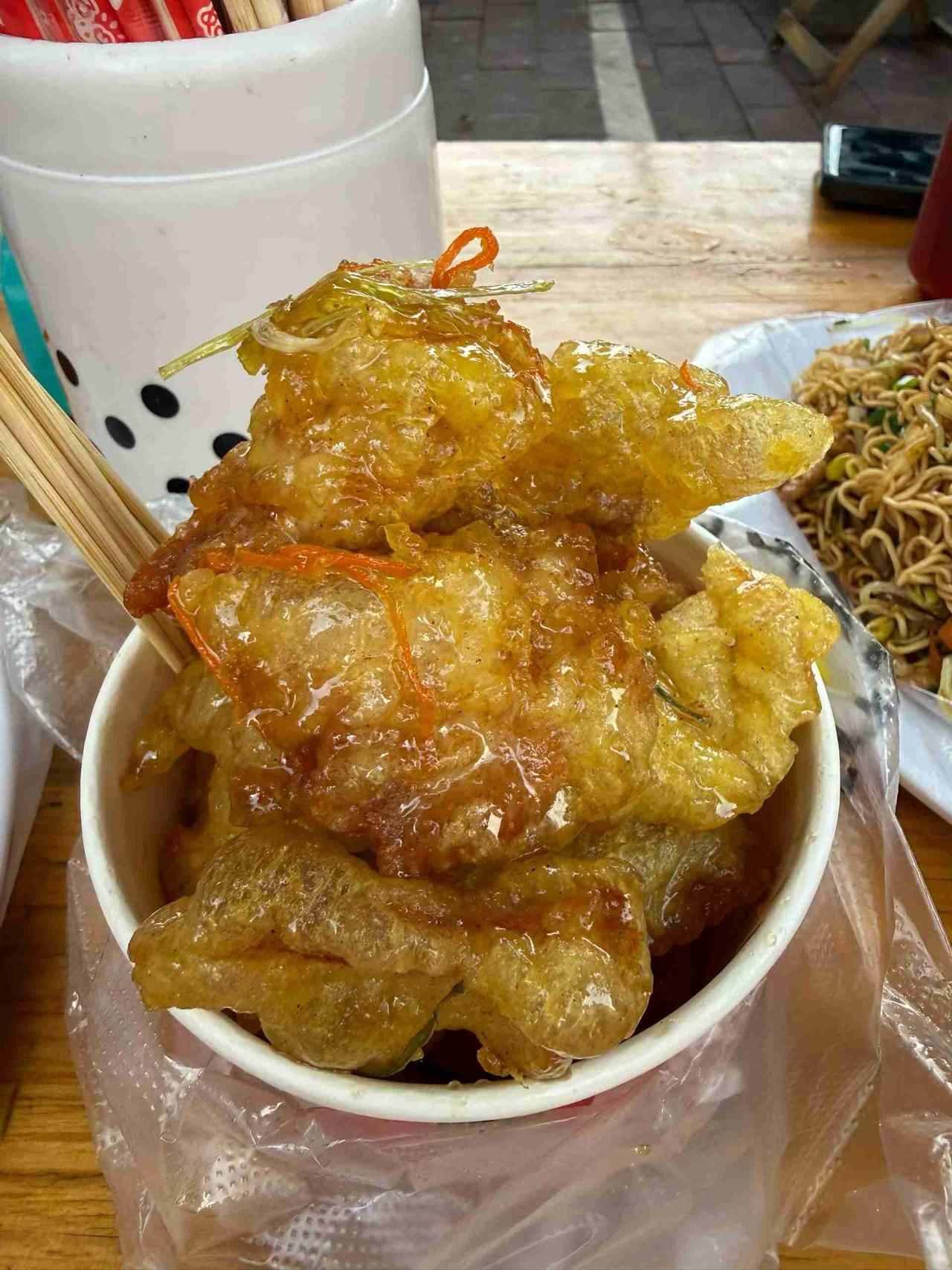 我的今日状态：😁轻松愉快
我这里的天气：☀️晴天
今天状态超轻松愉快，外面阳光