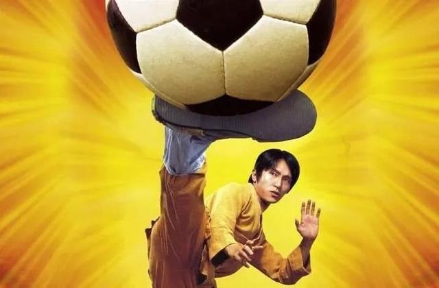 重看《少林足球》，才发现它能在2001年封神，背后全是"疯子"拼出来的——

陈