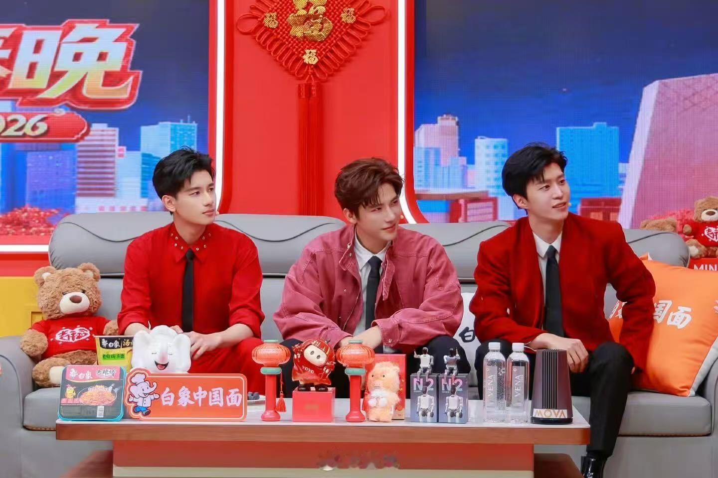 胡先煦综艺之神降临6中0 胡先煦主打一个搞笑天赋拉满，《下一站春晚》6中0，笨萌