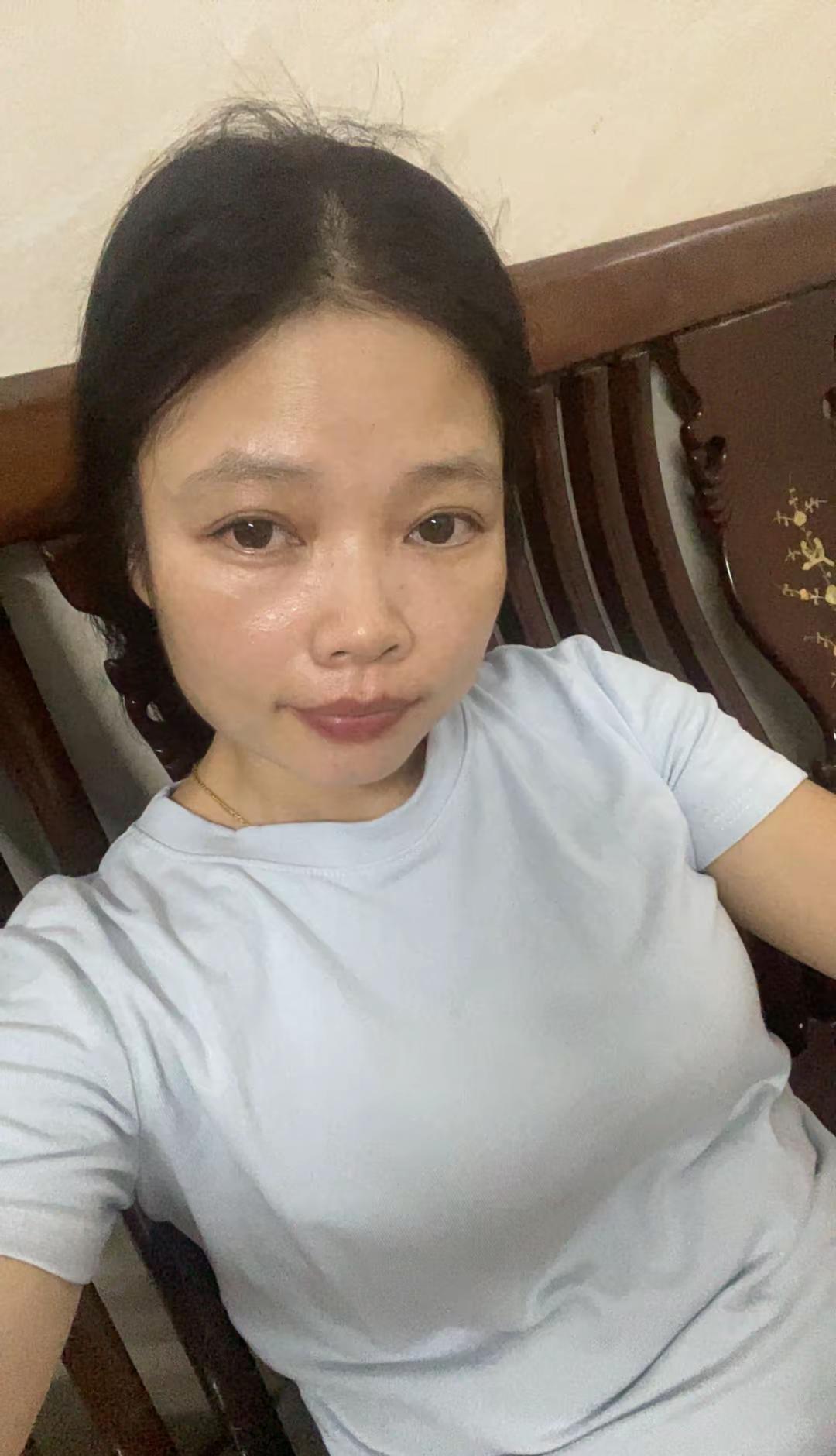 究竟要赚多少钱，人生还有多少年，岁月沧桑了容颜，我已不是那少年， 命运不会对谁可