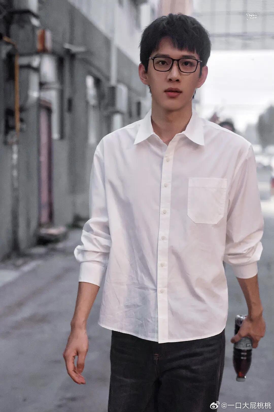 早春晴朗男二，👖力捧的刘小北，怎么样这剧服化一般 ​​​
