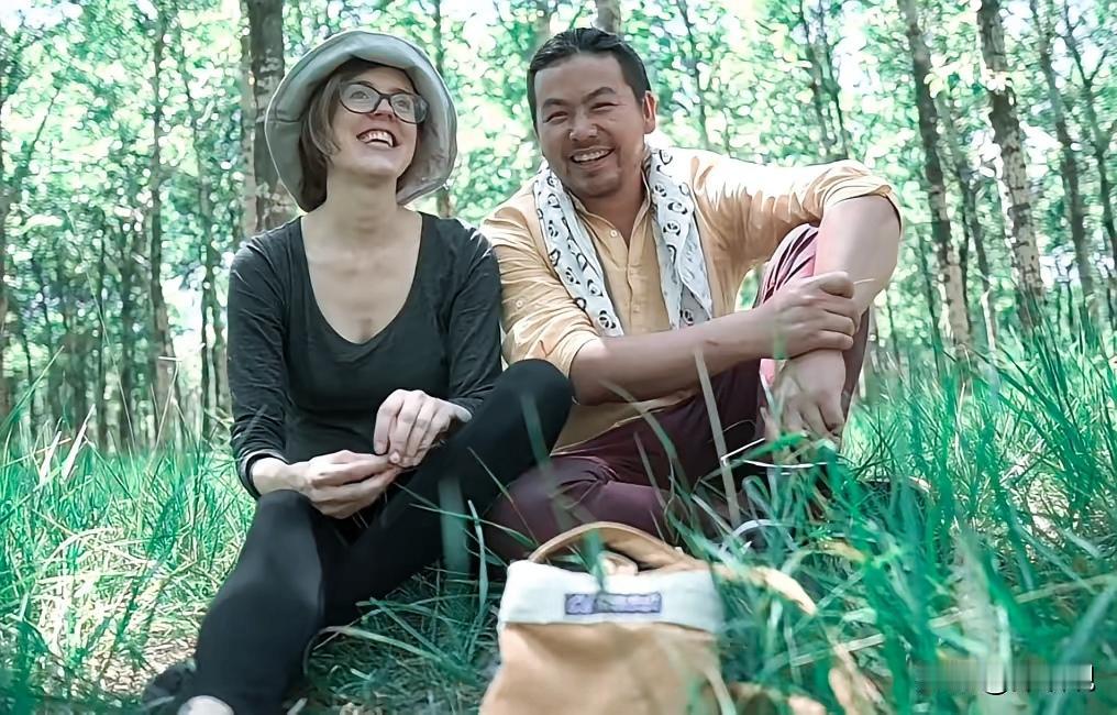 听起来像童话，一位叫米粒的瑞典姑娘，作为交换生来到上海复旦读研，一次交流活动中，