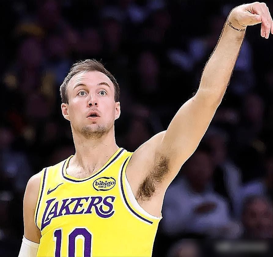 卢克·肯纳德，连续10场命中率超57%，全网都在吹佩林卡神操作。可这数据越亮眼，