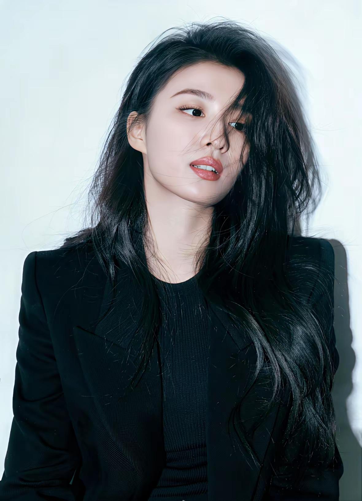 人与人之间，若灵魂不能共振，交流不能同频，仅仅只是浅浅的喜欢，终究会成为陌路，可