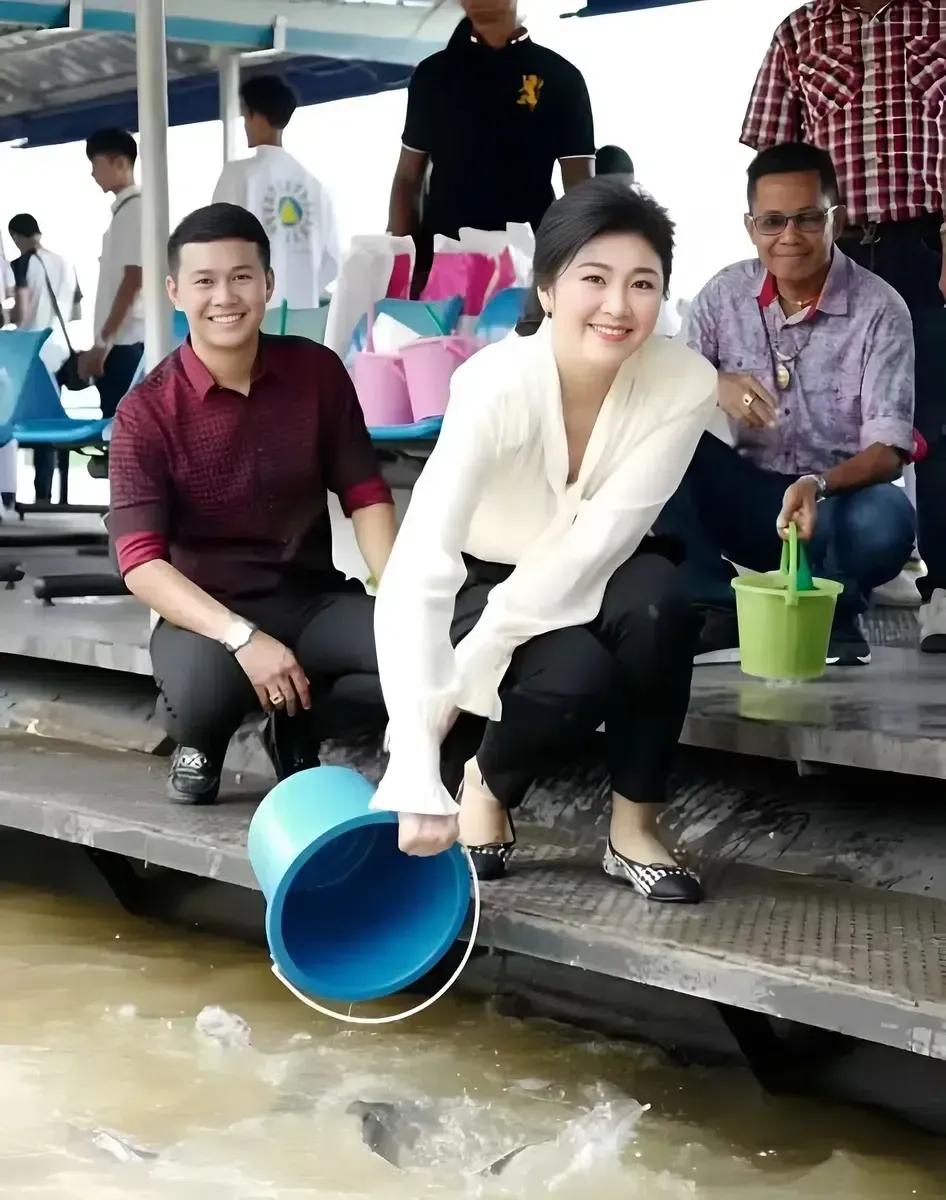 英拉真美，这才是真正的国色天香。#娱乐# #明星#