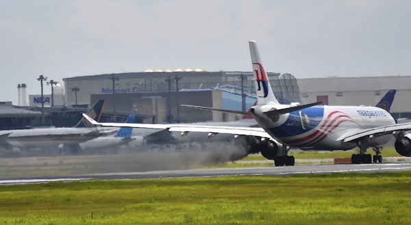 【日成田机场一空客A330紧急中断起飞，“左后方冒黑烟”】据日本媒体报道，202