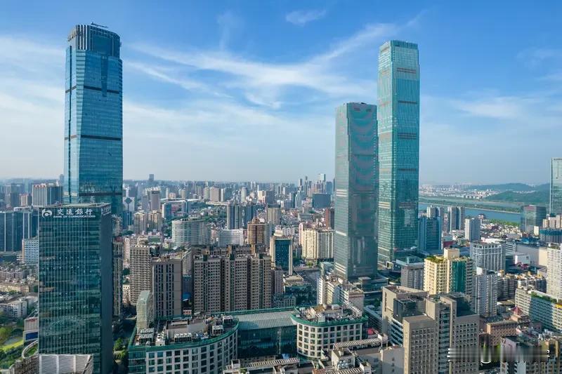 长沙楼市前景，我觉得还挺乐观。首先，长沙是新一线城市，人口持续流入，有数据显示每