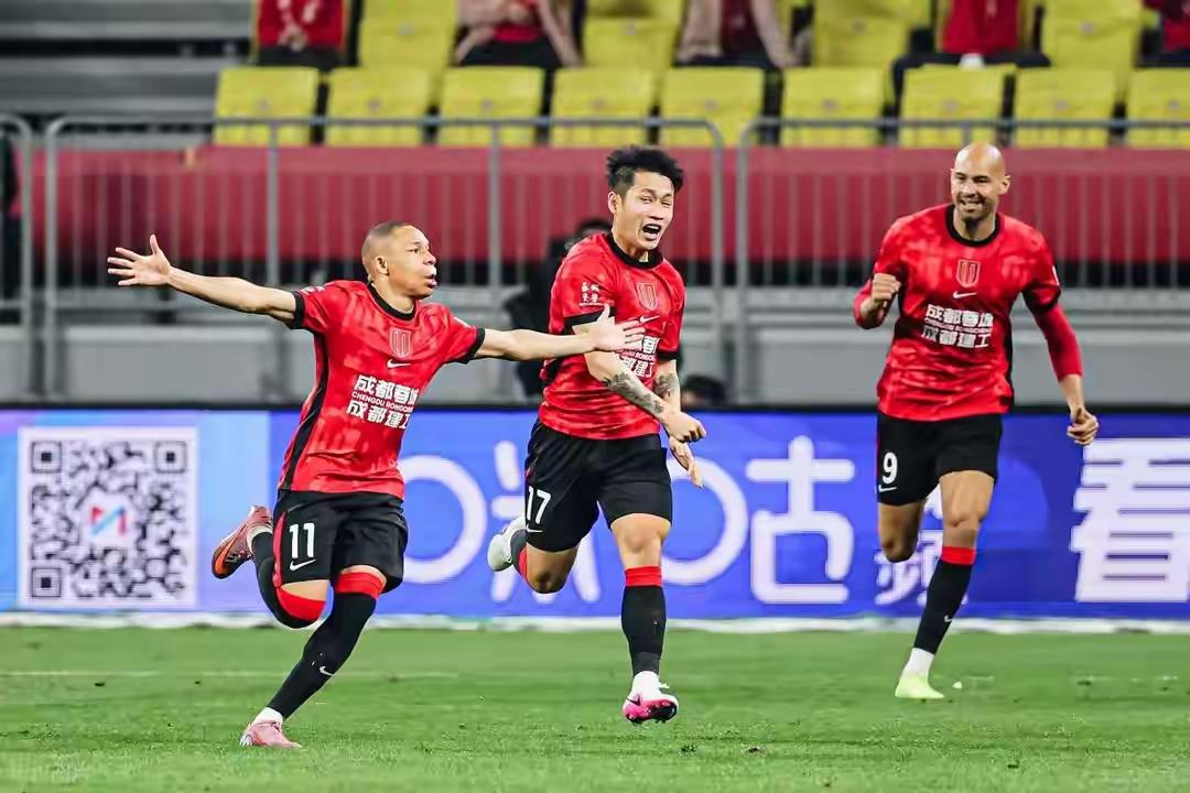 都说成都蓉城是网红队，但蓉城在中超第二轮赛前却罕见的少了热度，一方面是本轮有鲁京