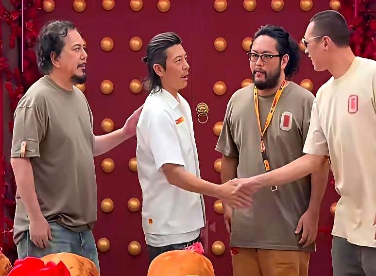 这波操作真让人替他捏把汗，吃饭拉稀生不逢时。
陈冠希新片《神马庙》已开机，搭档黄