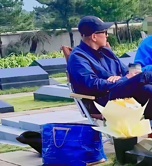 从夏天到冬天，他依旧在，这次能证明是真爱了吧？！具俊晔这个男子真是刷新了我们的三