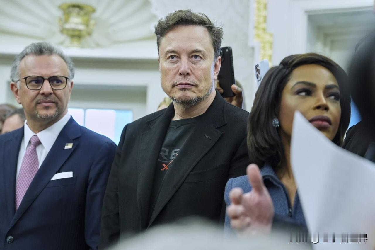 【最新消息：法国传唤马斯克出庭作证】
巴黎时间2026年2月3日，巴黎检察官办公