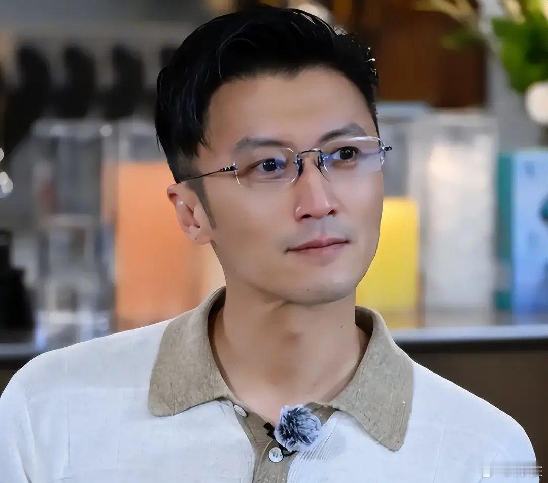 谢霆锋现实长什么样？路人镜头才是“照妖镜”，完全理解王菲！ ​​​