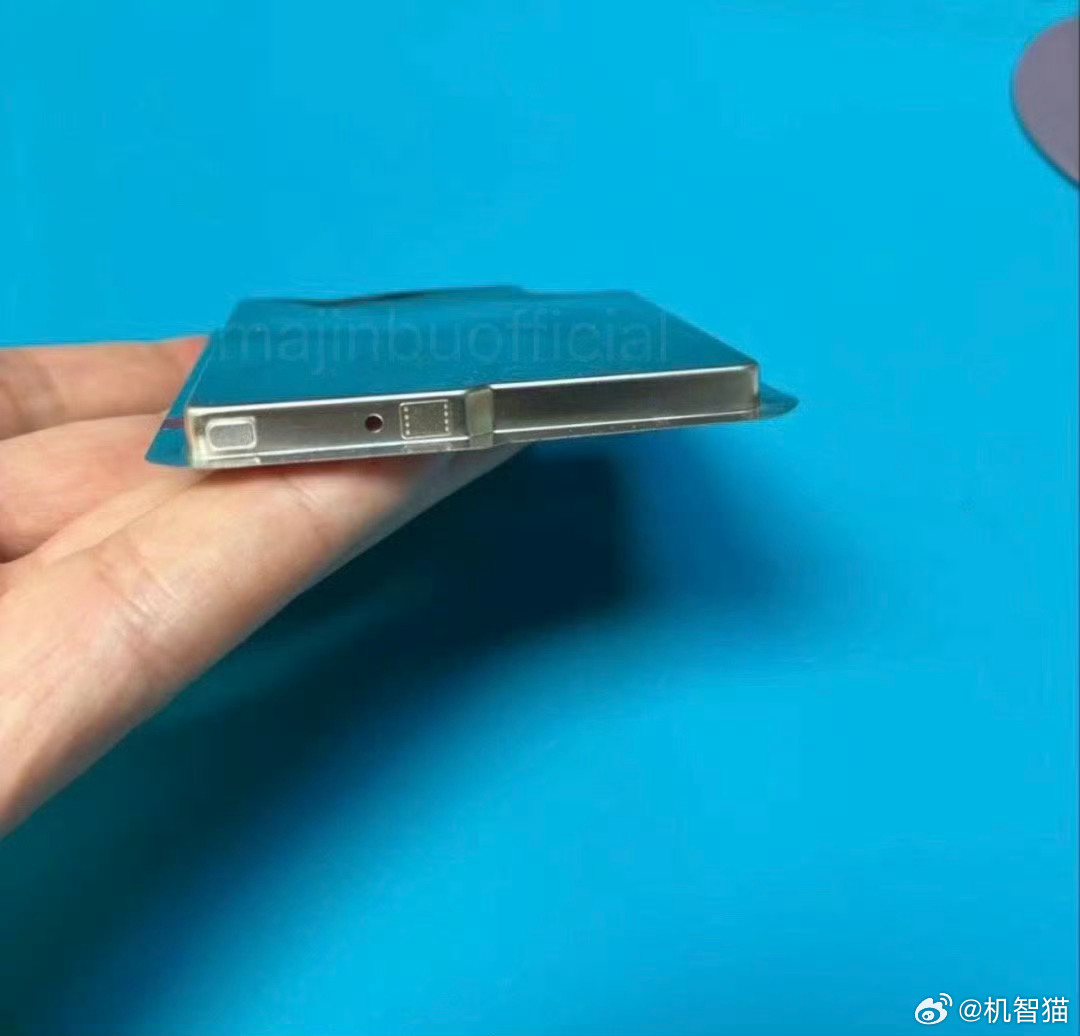 iPhone17Air电池曝光电池体积看上去不大[吃瓜] ​​​