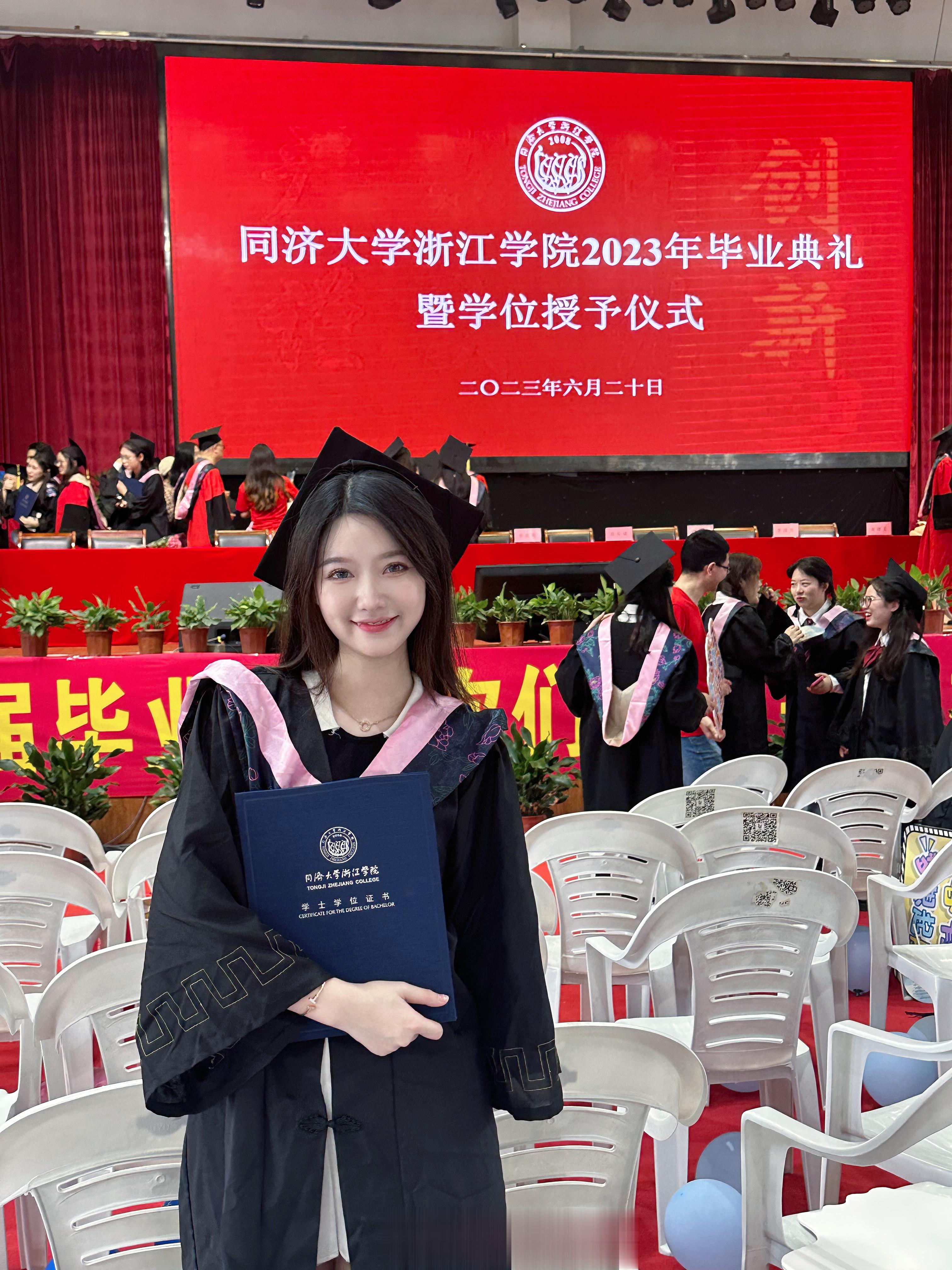真的要做独当一面的大人咯🎓  ​​​