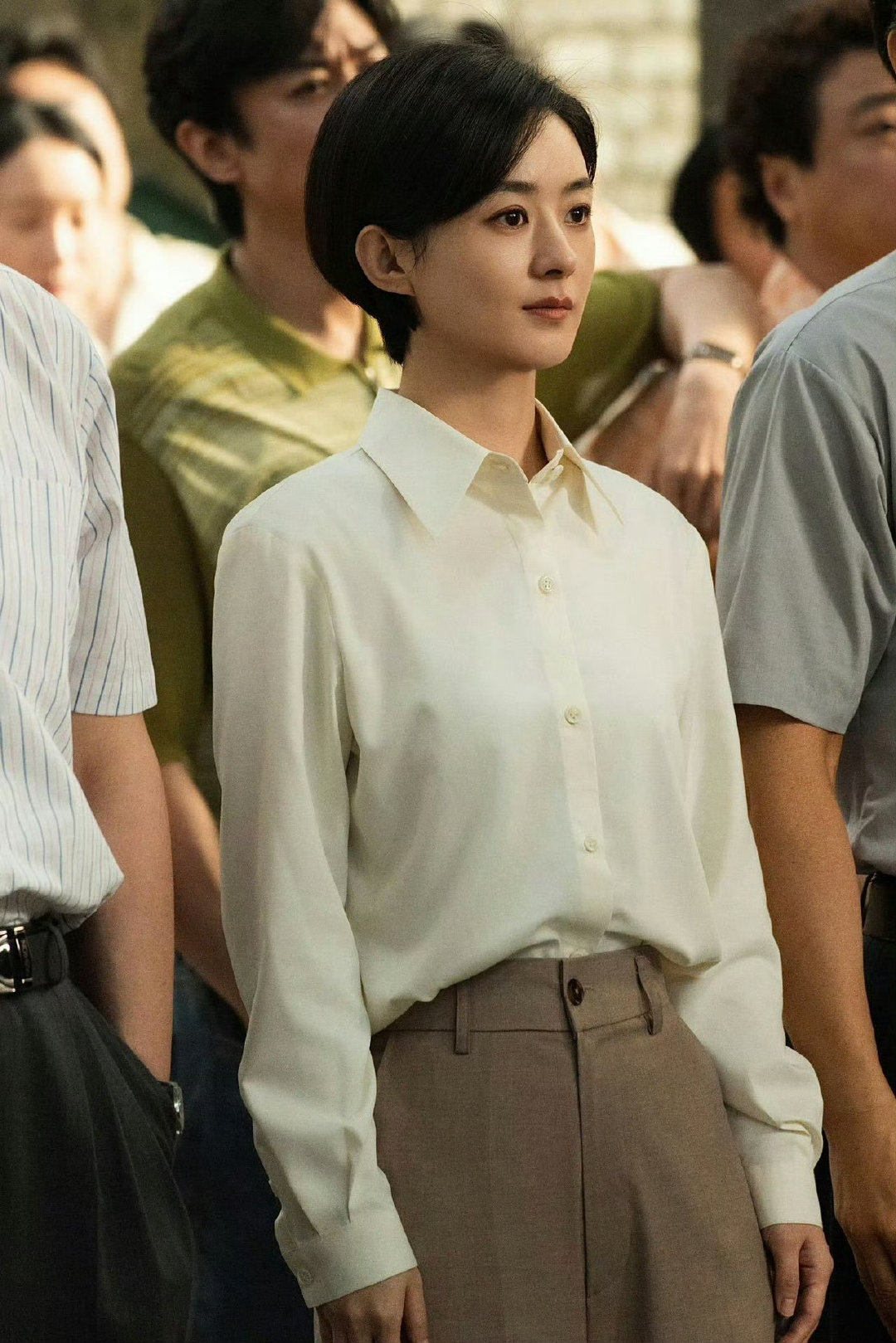 赵丽颖也不舒服了追完《小城大事》的时候，我跟朋友说赵丽颖这次真的不一样。不是漂亮