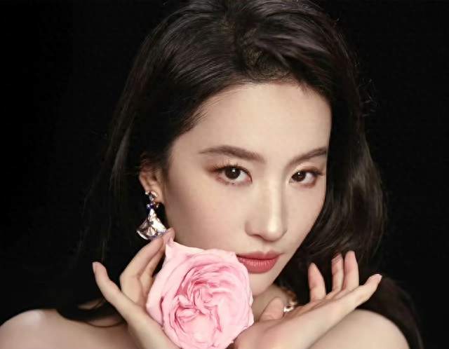 刘亦菲金九拍摄🎬 美图不止一点点