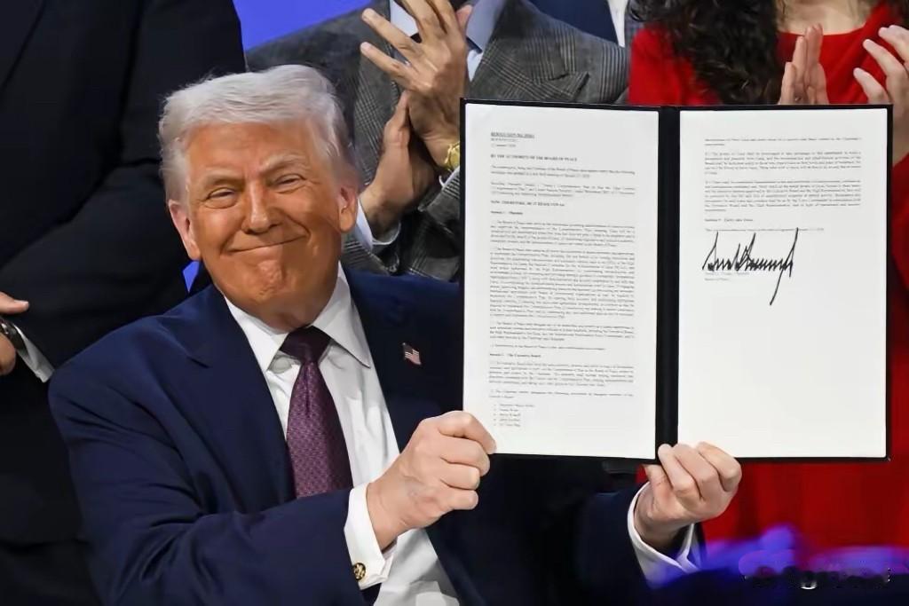 特朗普自封“主席”！
哈哈，特朗普“非法”组建“和平委员会”，”并自封”主席”，