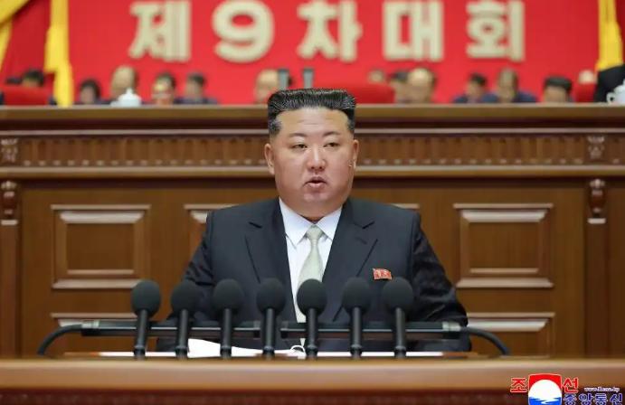 半路上杀出个朝鲜。

最近，世界焦点在中东，在北美，在格陵兰岛。好像东北亚很安静