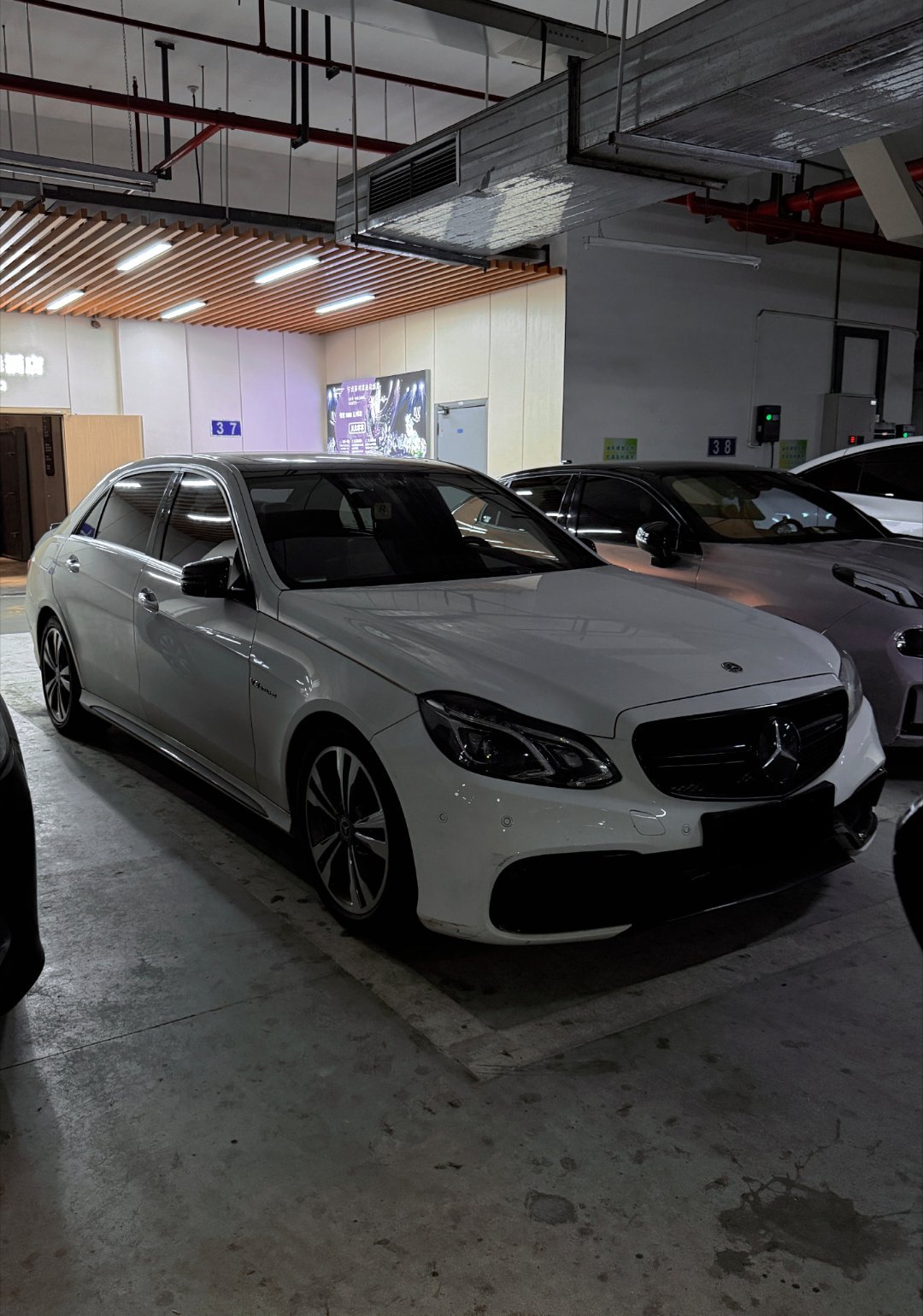 如果，我没看错的话这是老款E改了后一代的包围吧