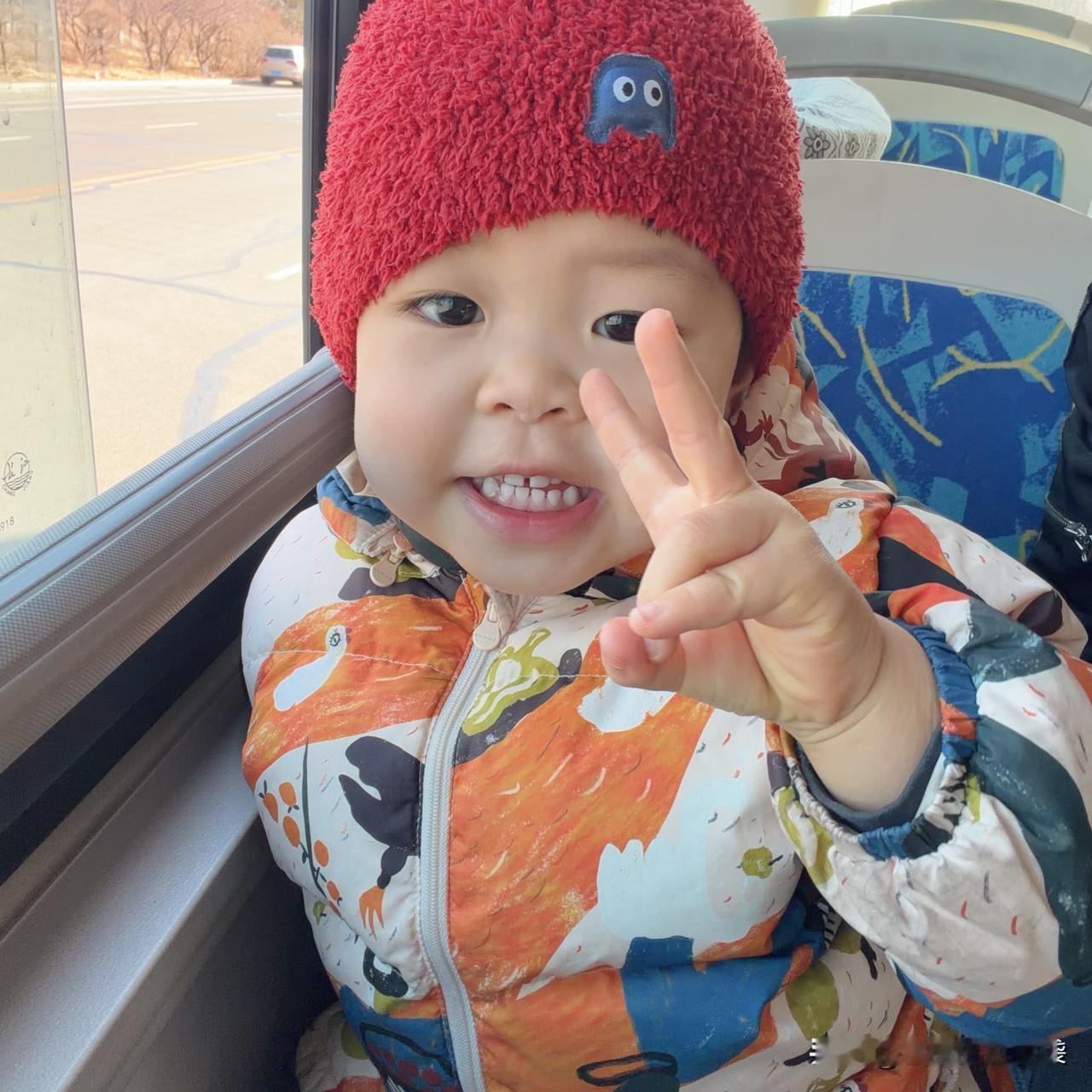 今天是我32岁的生日，先是收到了我妈的消息，她祝我生日快乐，还直接给我转了100