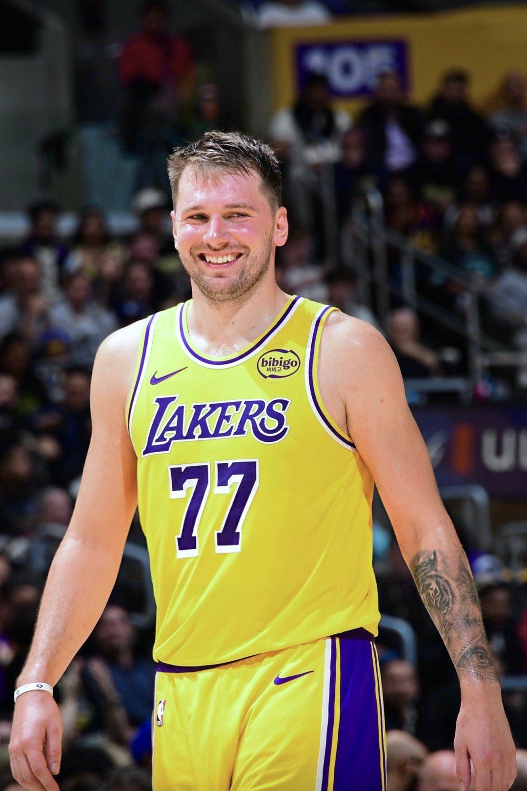 揭幕战G1: 湖人109-119不敌勇士东契奇43分12篮板9助攻2抢断1盖帽[