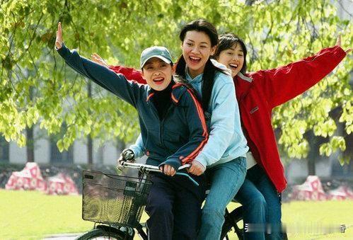 现在的梅婷与刘琳哪个更好看?！其实刘琳比梅婷的演择好，但是刘琳吃亏在颜值不高，所
