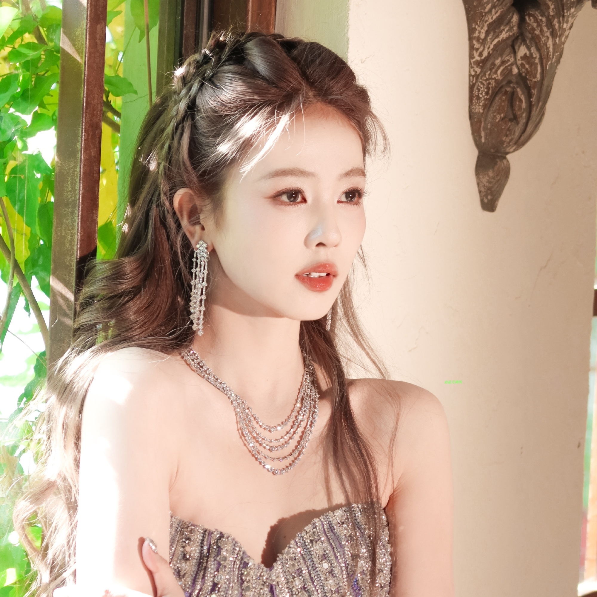 ·白鹿王韵娜 ·白鹿开到荼蘼 姑娘我夜观天象，发现我命里缺一个人，那个人就是你