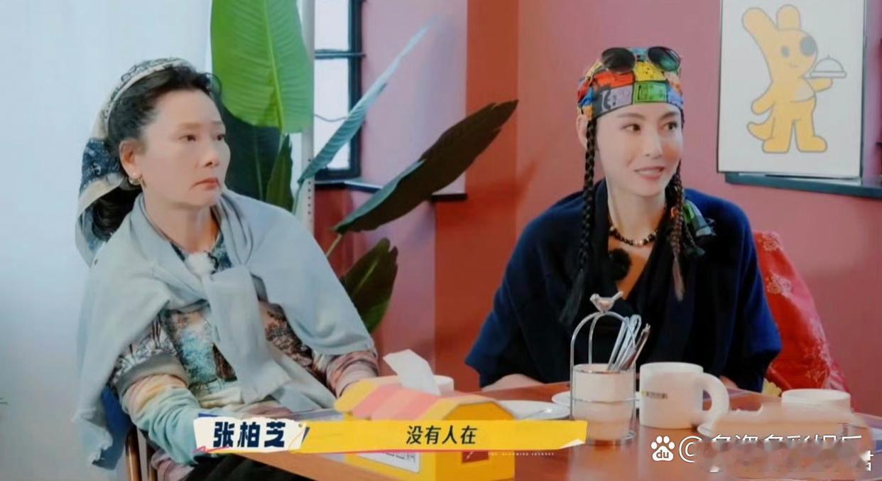 张柏芝透露自己剖腹产回家后，还要照顾小狗，累得伤口裂开，只能自己救自己，好可怜！