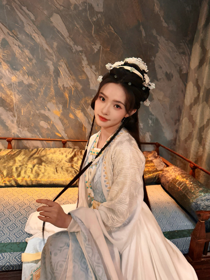 这个林允美成啥了[流鼻血] ​​​