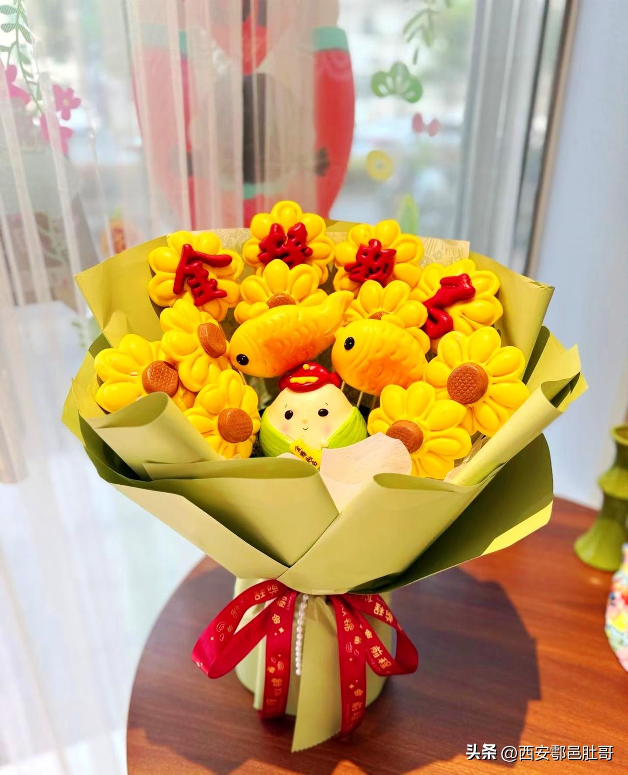 高陵荣禧花馍，那可是民间非遗传承里的瑰宝！这些花馍造型丰富多样，有可爱的小动物，