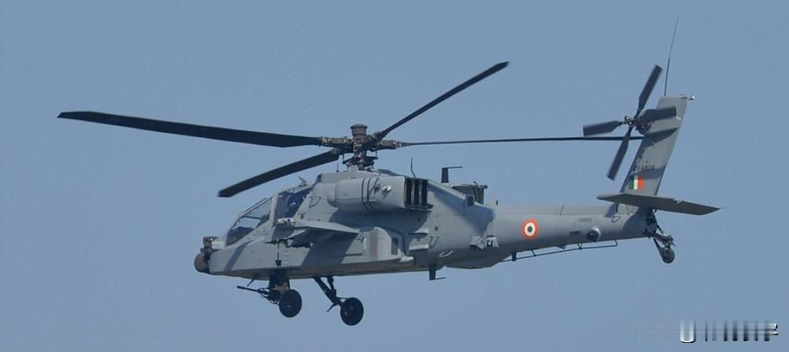 “差点首摔！”印度空军一架美国阿帕奇武装直升机“预防性着陆，直升机受到损坏”。4