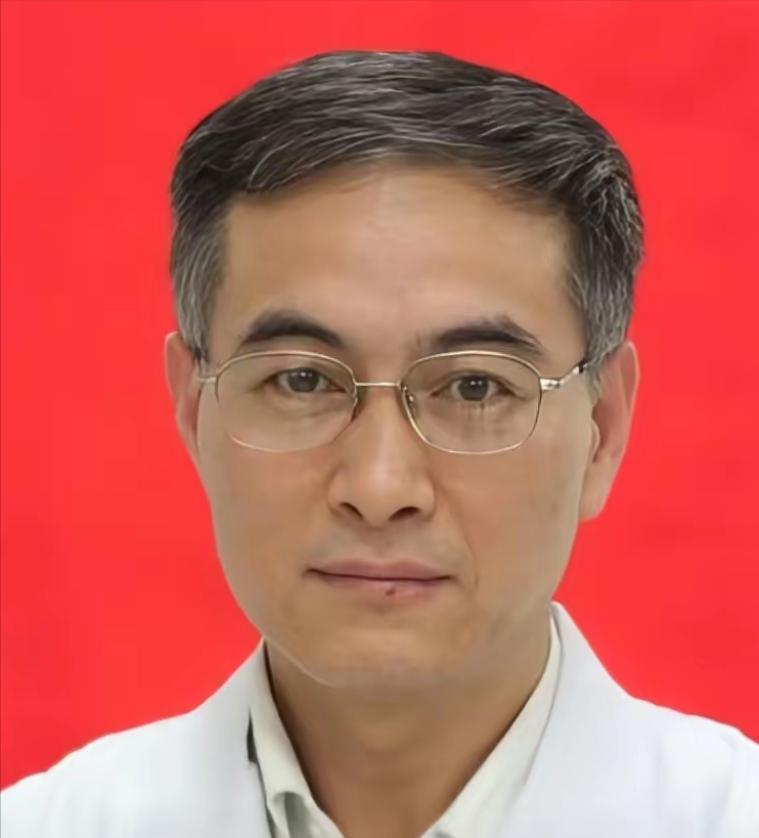 医生王福建有多可恨吧！给断四根指头农民工做台手术，收费14万，转身就把10多万的