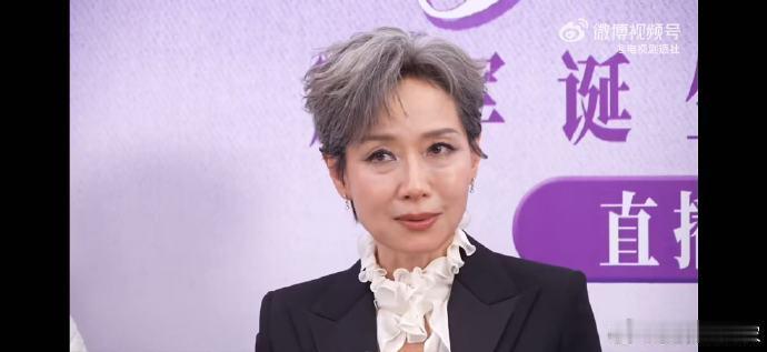 叶童叶童回顾20余岁初当演员时期声鸣远扬叶童走心谈新人岁月，二十余岁初当演员的不