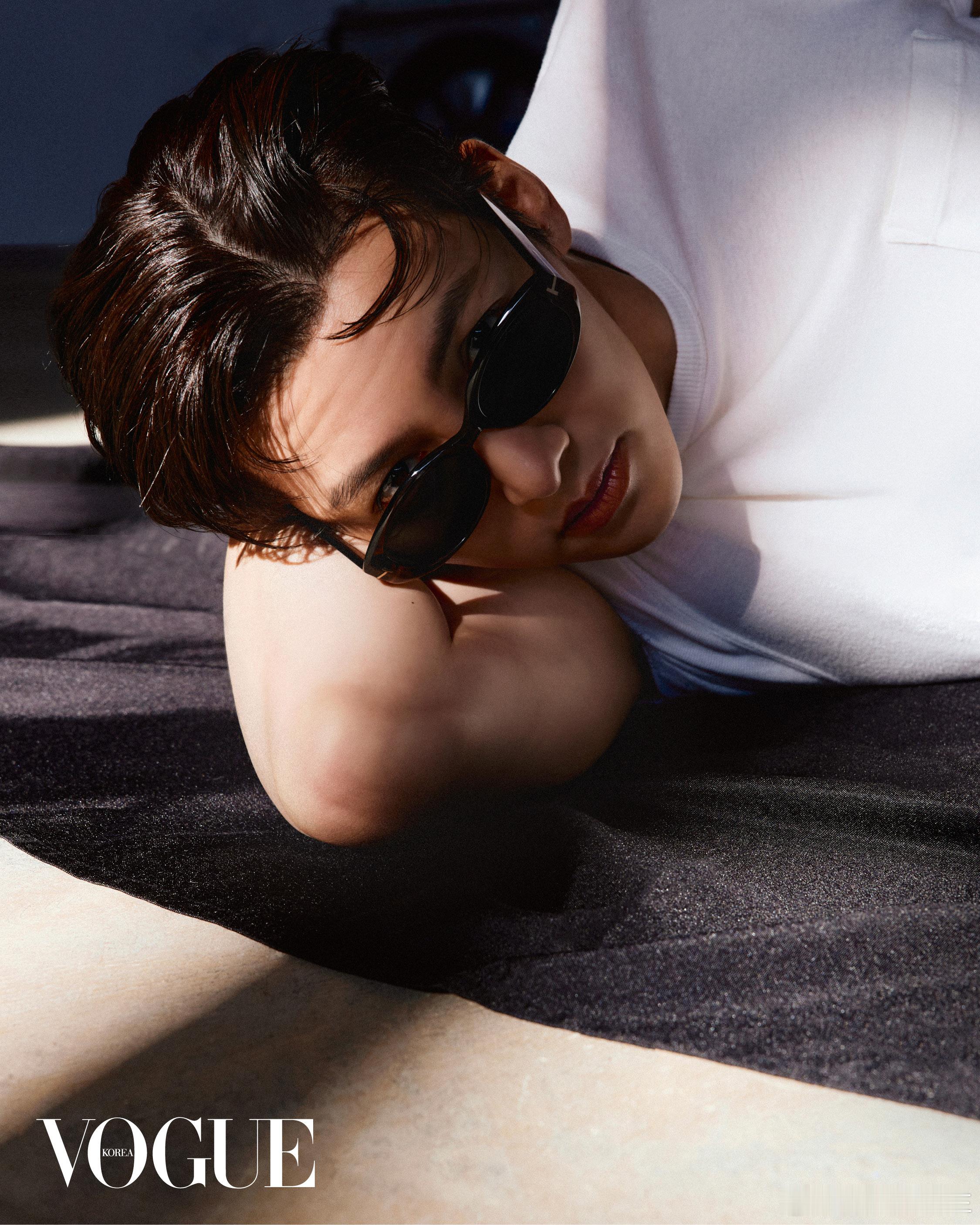 池昌旭vogue korea 12月号TOM FORD画报帅得离谱