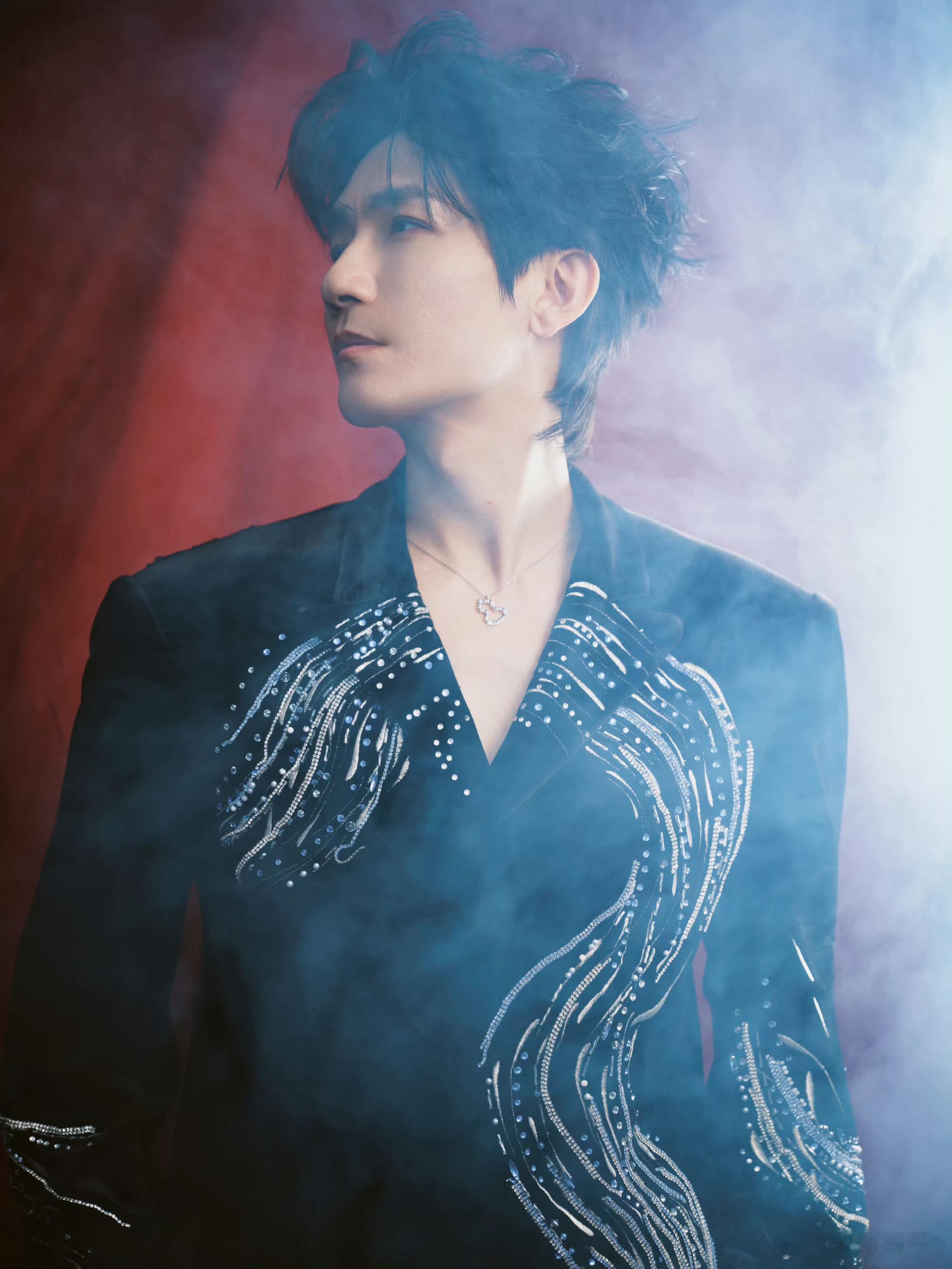 陈楚生国风造型 造型师对陈楚生的挖掘还是太少了，这个气质邪魅狂狷，可塑性很高