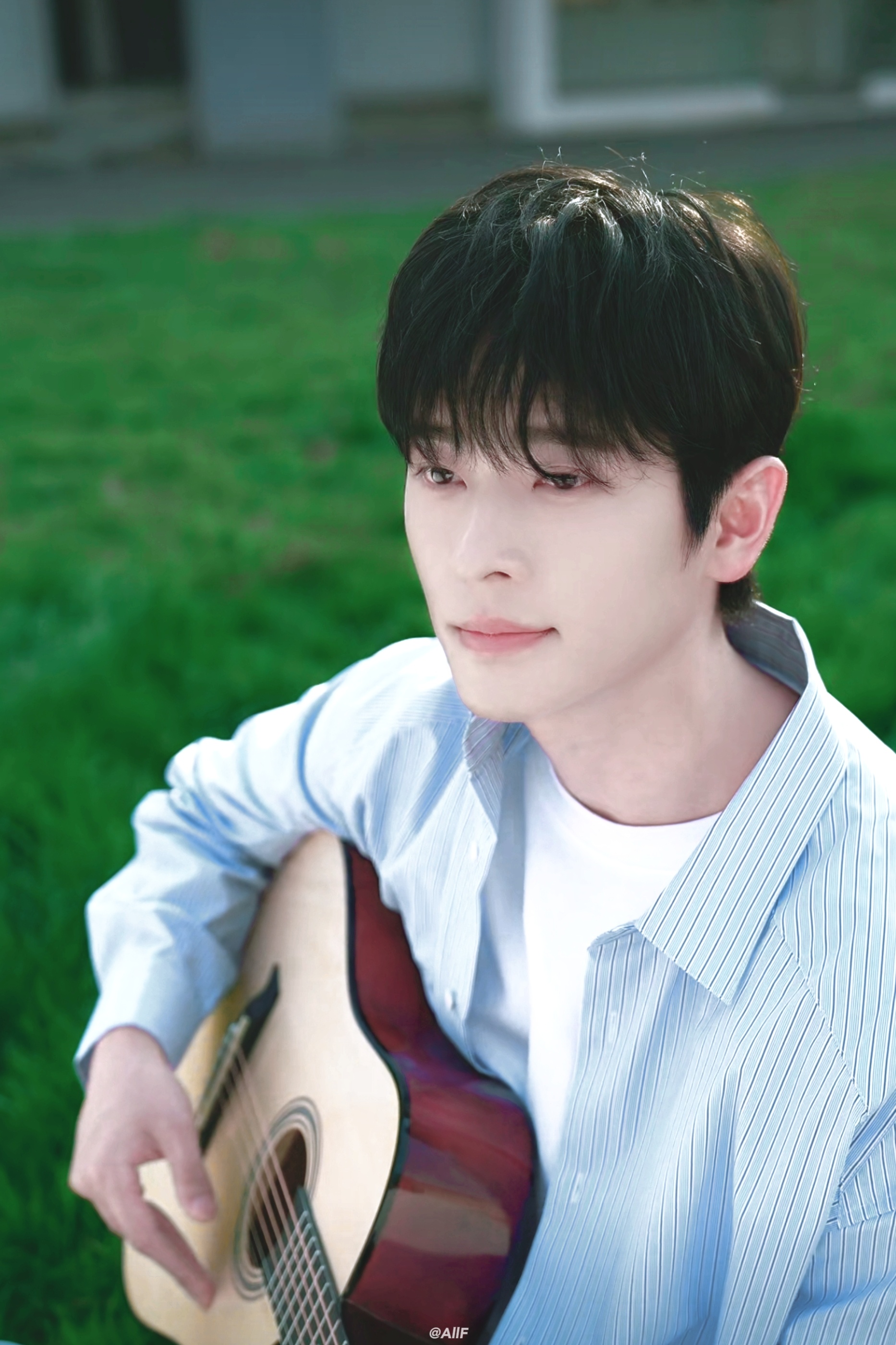 哥哥拍偶像剧呢吧🥺 