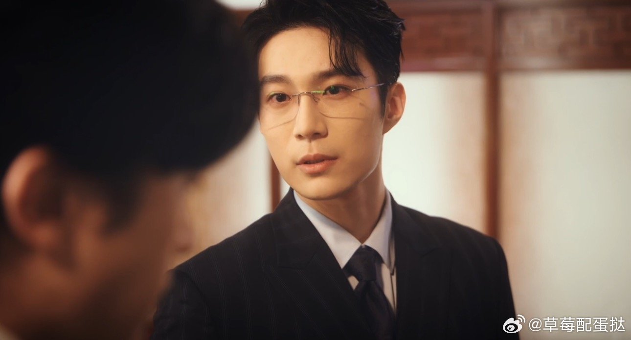 谁懂希希朝朝最新直播的含金量，全程暗戳戳发糖。希希是温柔年上盯妻狂魔，嘴上不说行