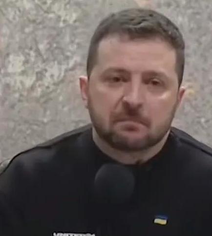 乌克兰的悲剧，不是普京造成的，也不是波罗申科，更不是扎库日内，而是泽连斯基。
