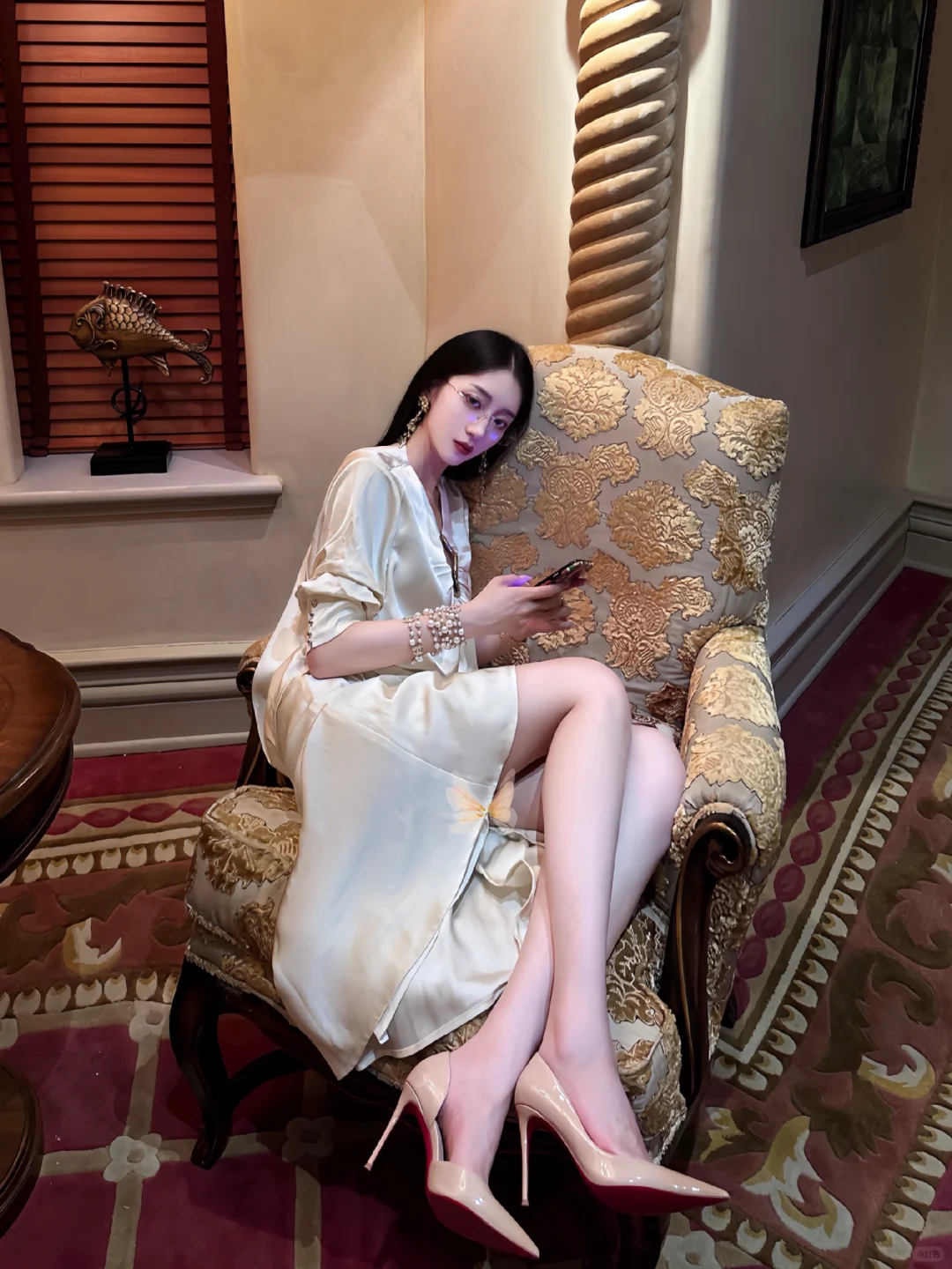 Dating with her at 18:00.