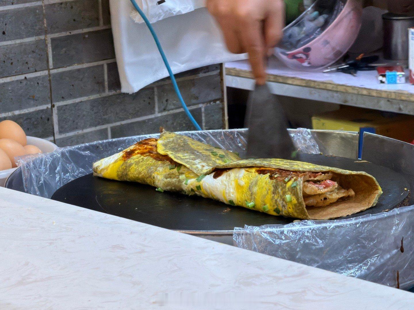 谁家好人晚上出来搞一套啊 