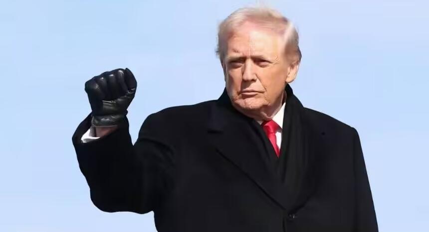 特朗普今天发文说：“鉴于加拿大长期不当、非法且执意拒绝为湾流500、600、70