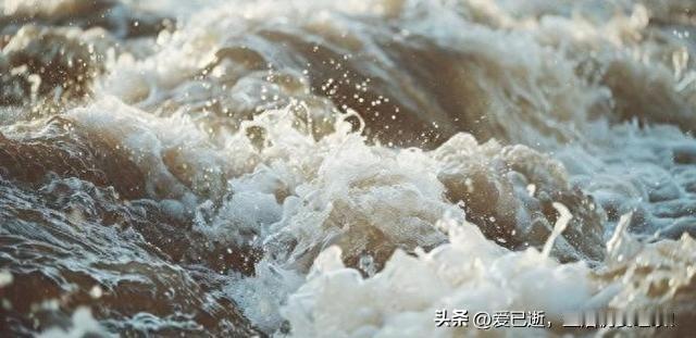 泰国遭300年来最严重洪水灾害，41人遇难268万人受影响
      因泰国遭